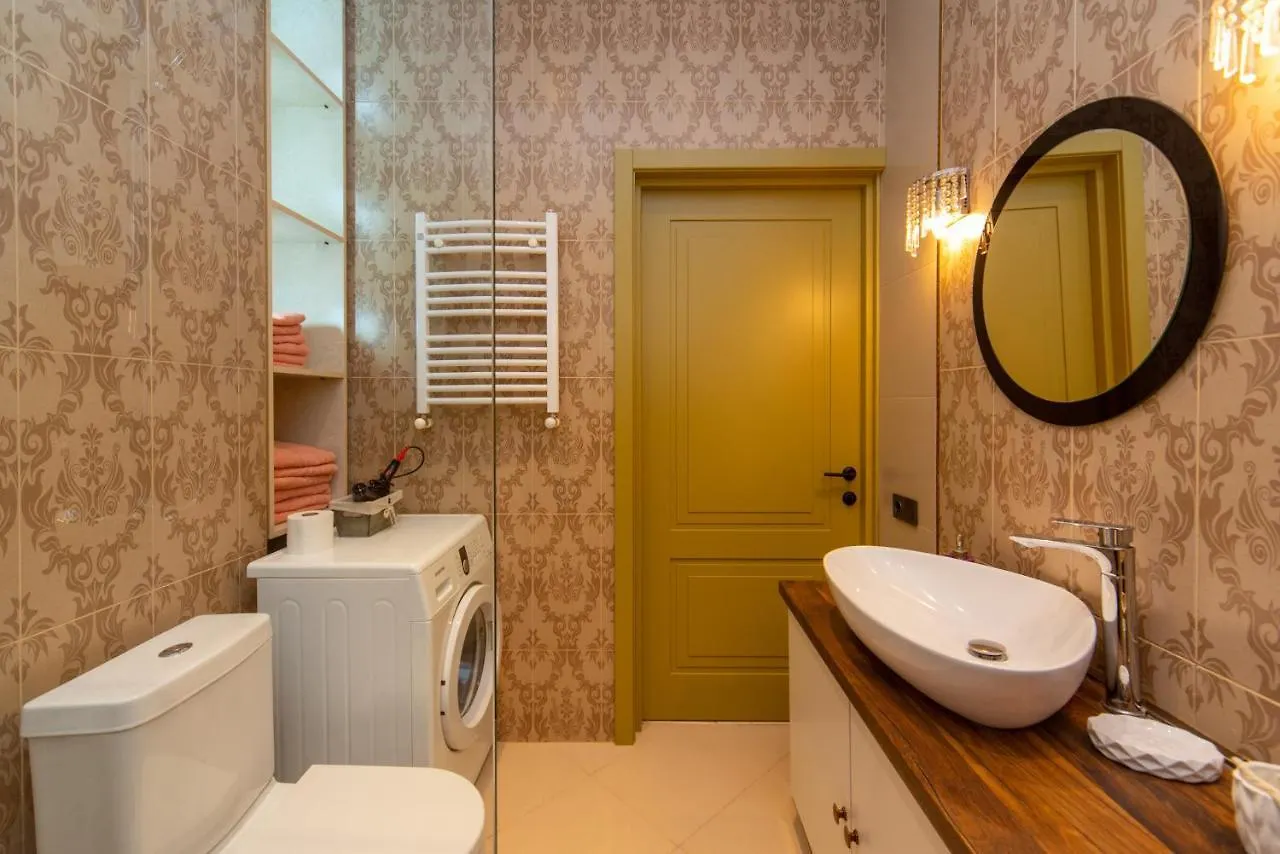 Luxury 4 Bedroom Apartment #1 In The City Center Of Tbilisi Georgia